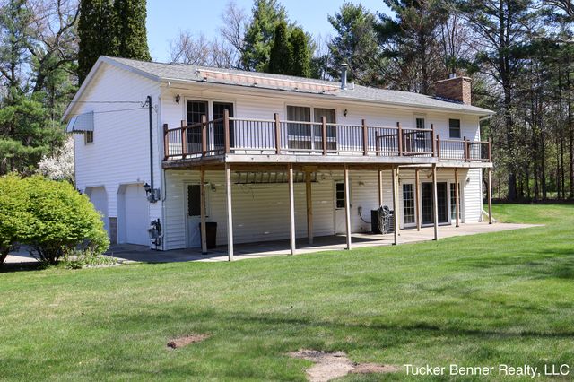 2447 W White Lake Drive, Fruitland Twp, MI 49461