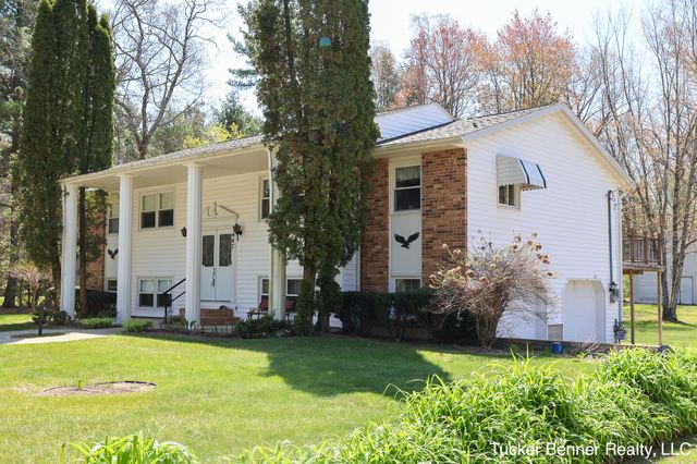 2447 W White Lake Drive, Fruitland Twp, MI 49461