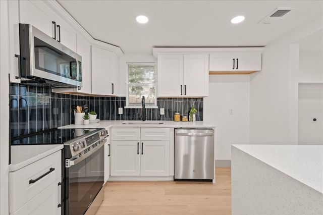 204 Briarglen Drive, Cedar Hill, TX 75104