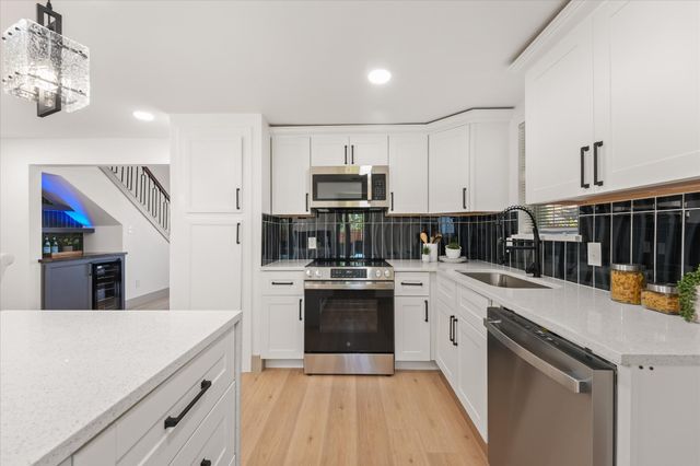 204 Briarglen Drive, Cedar Hill, TX 75104