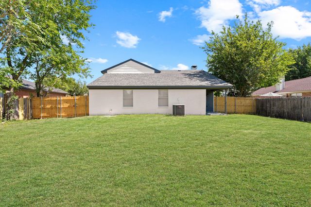 204 Briarglen Drive, Cedar Hill, TX 75104