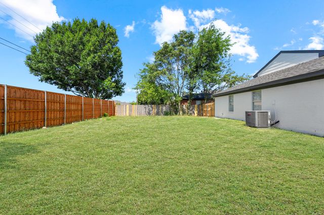 204 Briarglen Drive, Cedar Hill, TX 75104