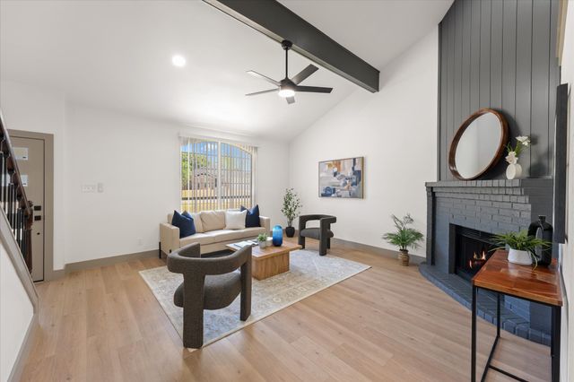 204 Briarglen Drive, Cedar Hill, TX 75104