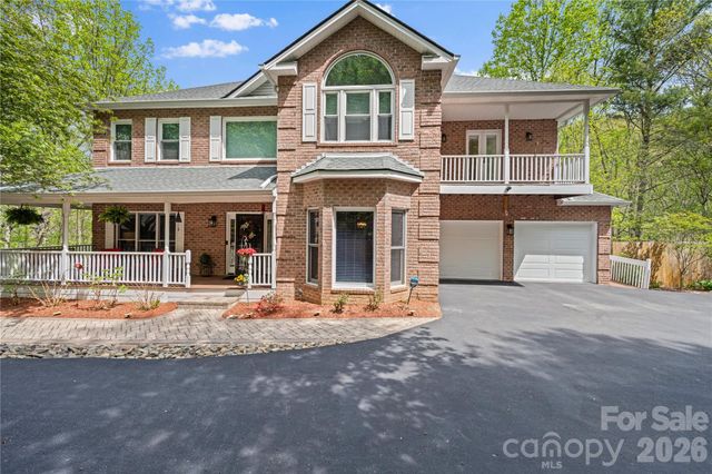483 Heather Marie Drive, Hendersonville, NC 28792