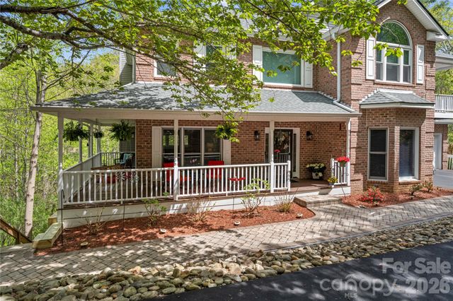 483 Heather Marie Drive, Hendersonville, NC 28792