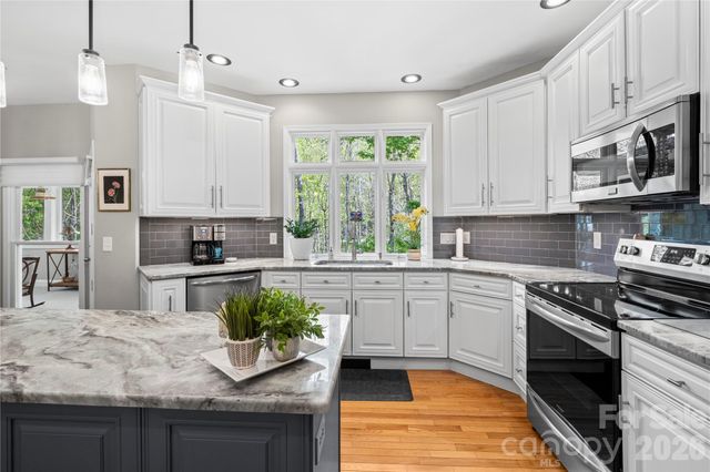483 Heather Marie Drive, Hendersonville, NC 28792