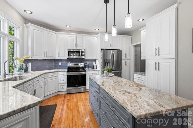 483 Heather Marie Drive, Hendersonville, NC 28792