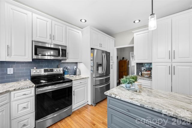 483 Heather Marie Drive, Hendersonville, NC 28792
