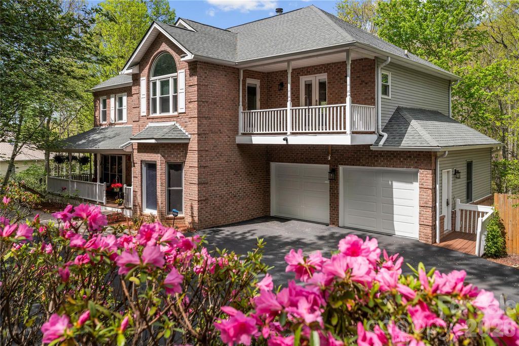 483 Heather Marie Drive, Hendersonville, NC 28792