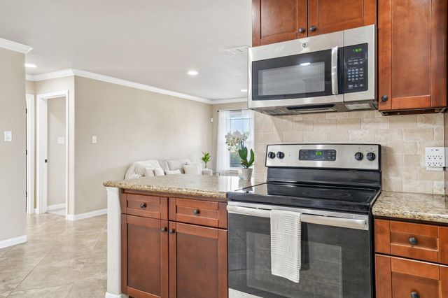 1427 Bonnyview DR, Canyon Lake, TX 78133
