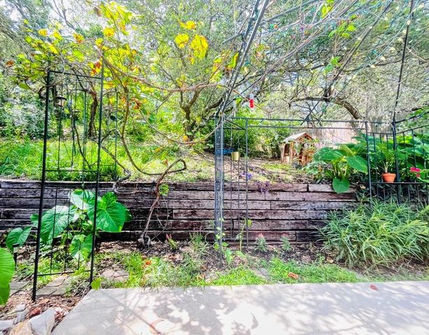 1427 Bonnyview DR, Canyon Lake, TX 78133