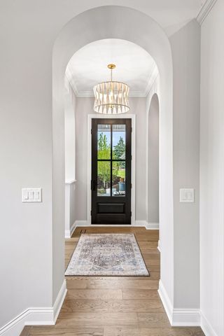 270 Wayzata Boulevard E, Wayzata, MN 55391