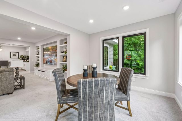 270 Wayzata Boulevard E, Wayzata, MN 55391