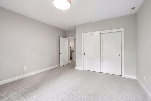 270 Wayzata Boulevard E, Wayzata, MN 55391