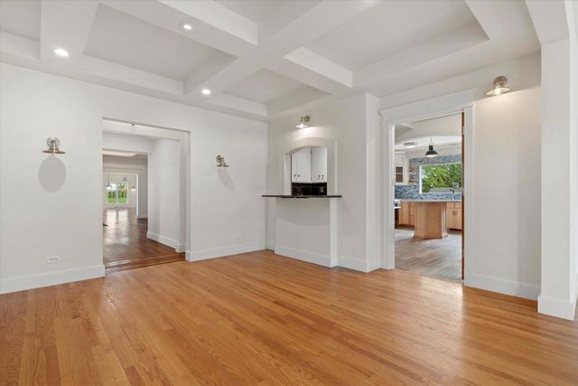 6600 N BALLARD ROAD, Appleton, WI 54913