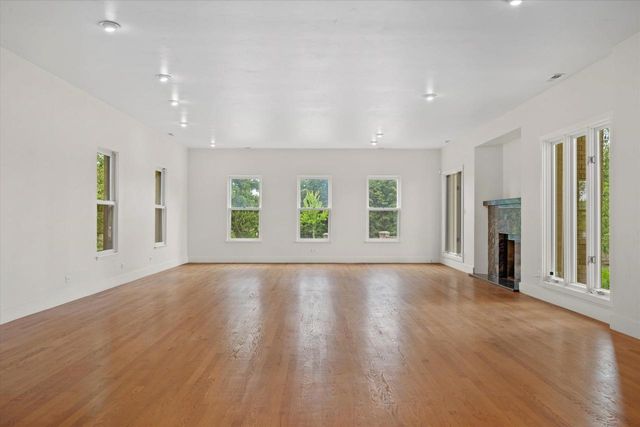 6600 N BALLARD ROAD, Appleton, WI 54913