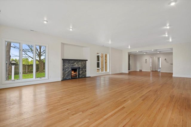 6600 N BALLARD ROAD, Appleton, WI 54913