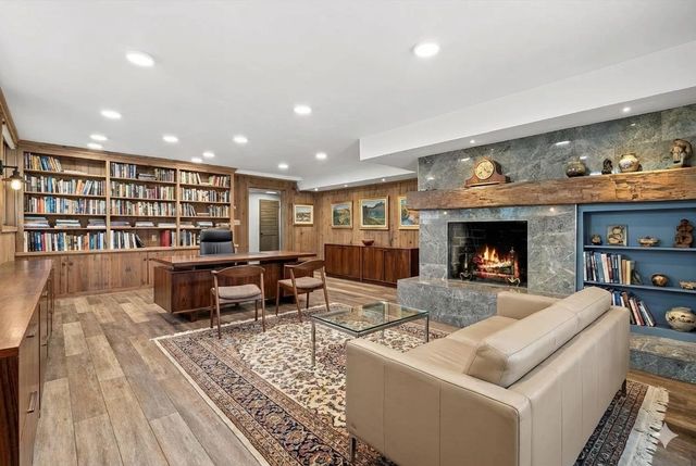 6600 N BALLARD ROAD, Appleton, WI 54913