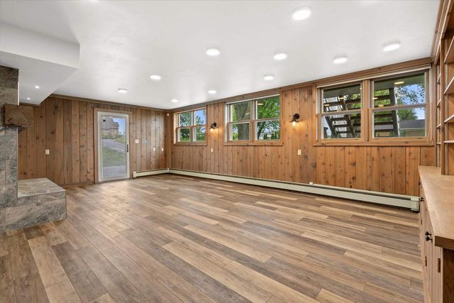 6600 N BALLARD ROAD, Appleton, WI 54913