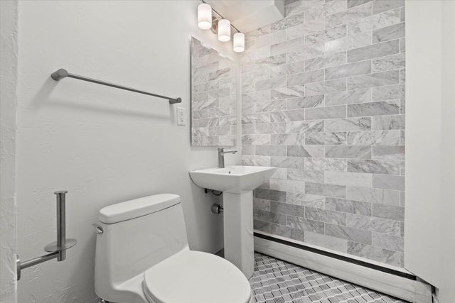 6600 N BALLARD ROAD, Appleton, WI 54913