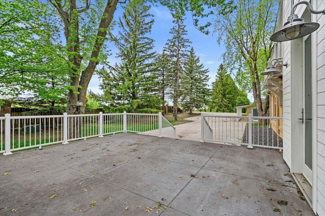 6600 N BALLARD ROAD, Appleton, WI 54913