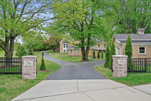 6600 N BALLARD ROAD, Appleton, WI 54913