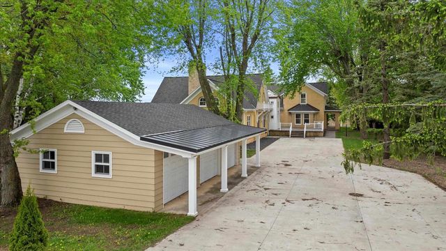 6600 N BALLARD ROAD, Appleton, WI 54913