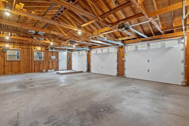 6600 N BALLARD ROAD, Appleton, WI 54913