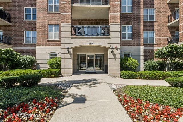 390 W Mahogany Court 606, Palatine, IL 60067
