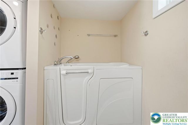 1866 Carlisle Street, Bethlehem City, PA 18017