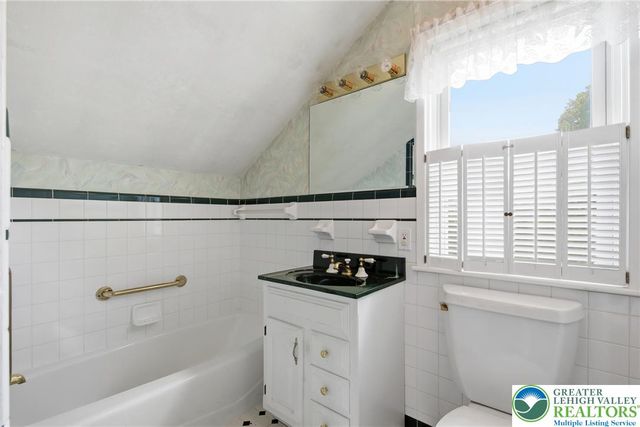 1866 Carlisle Street, Bethlehem City, PA 18017