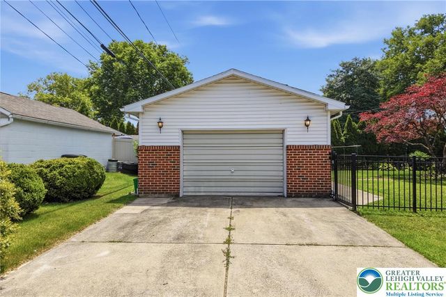 1866 Carlisle Street, Bethlehem City, PA 18017