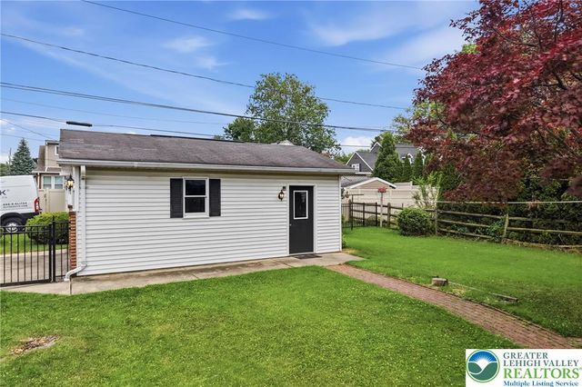 1866 Carlisle Street, Bethlehem City, PA 18017