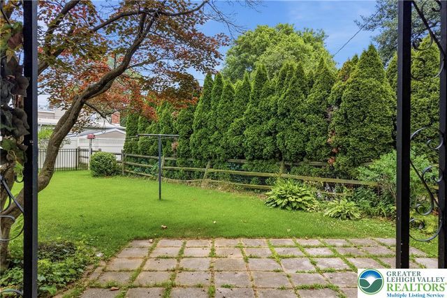 1866 Carlisle Street, Bethlehem City, PA 18017