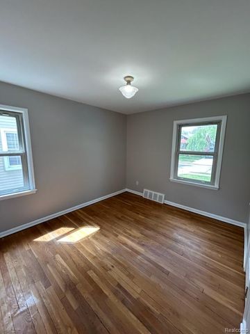 1458 Chapin Avenue, Birmingham, MI 48009