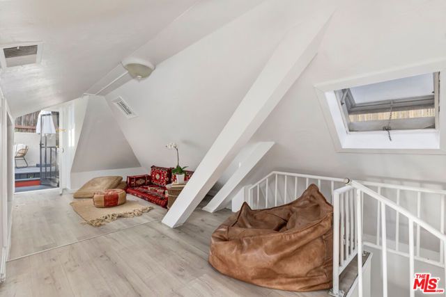 2427 N Gower Street, Los Angeles, CA 90068