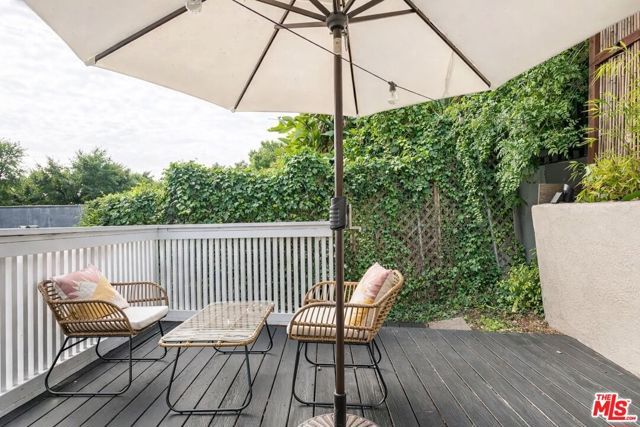 2427 N Gower Street, Los Angeles, CA 90068