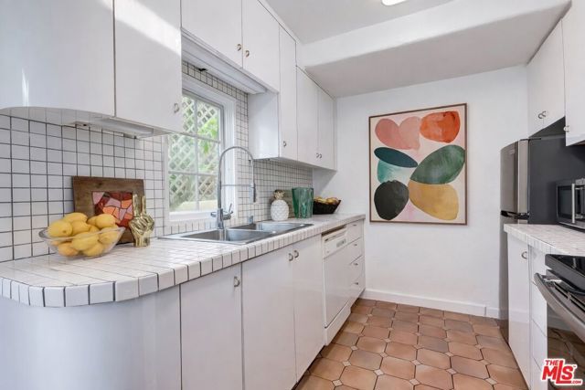 2427 N Gower Street, Los Angeles, CA 90068