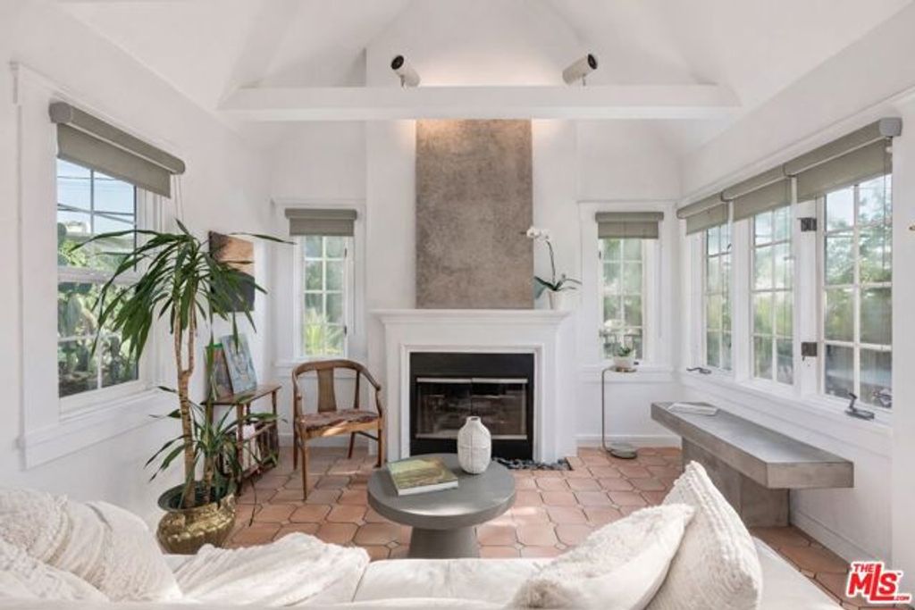 2427 N Gower Street, Los Angeles, CA 90068