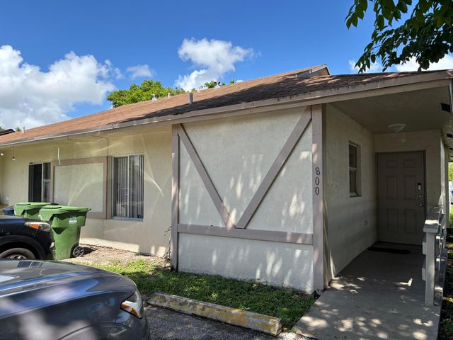 800 SW 9TH Street, Hallandale Beach, FL 33009