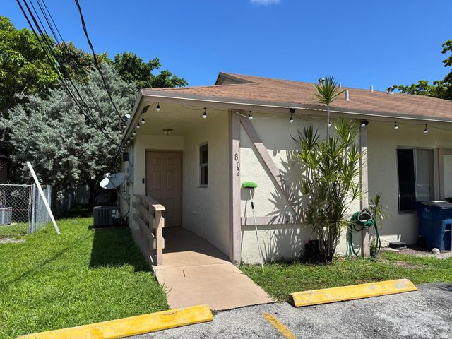 800 SW 9TH Street, Hallandale Beach, FL 33009
