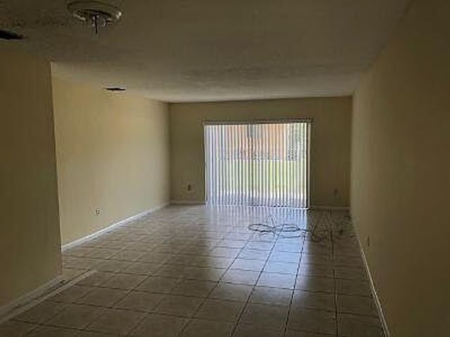 800 SW 9TH Street, Hallandale Beach, FL 33009