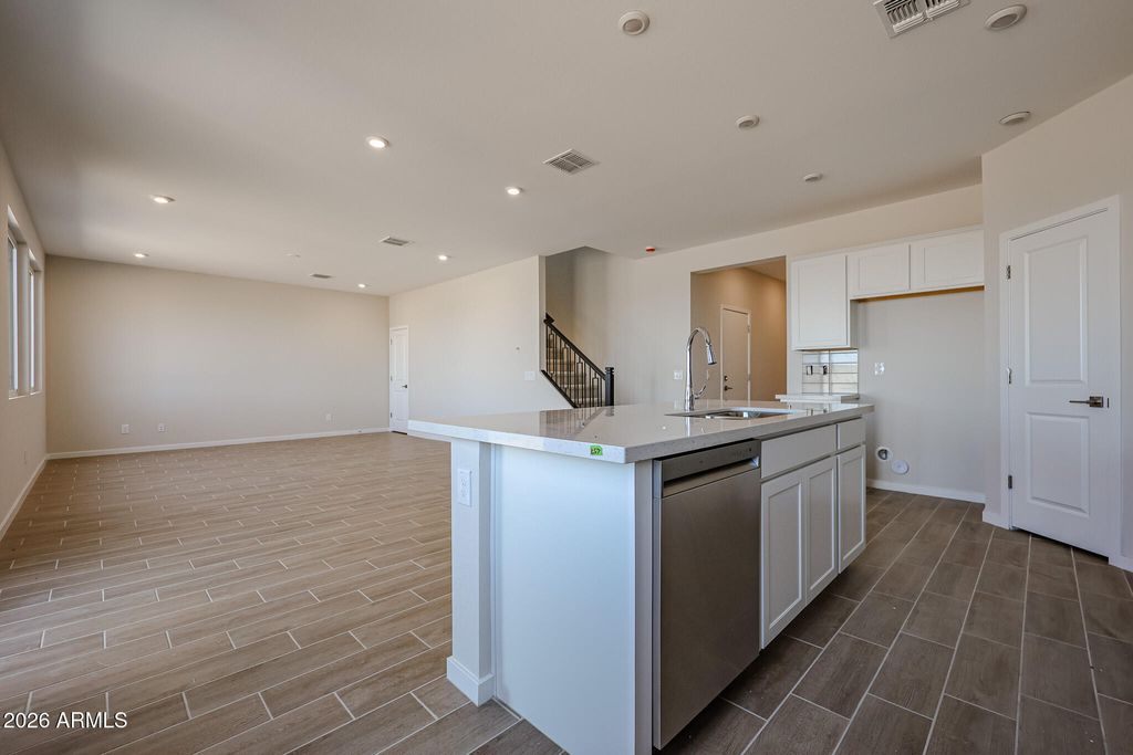 6187 E CROCKETT Way, San Tan Valley, AZ 85144 — photo 4