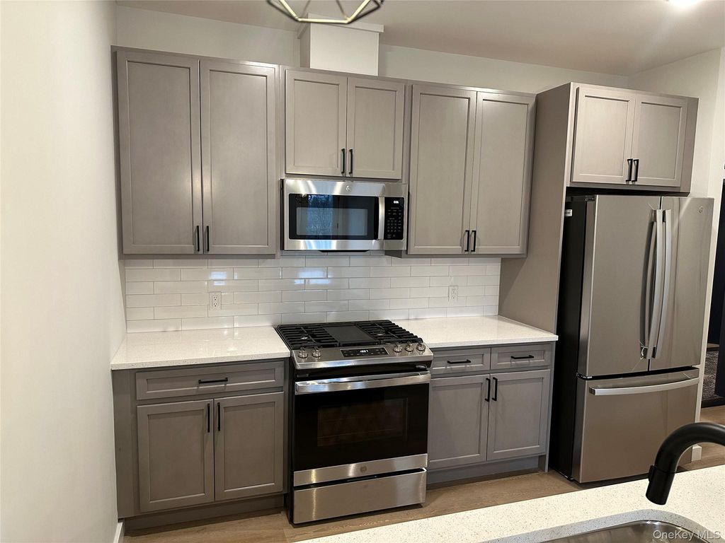 13 Forester Avenue 204, Warwick, NY 10990