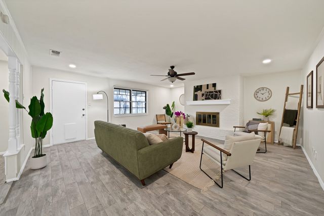 5432 Dennis Avenue, Fort Worth, TX 76114