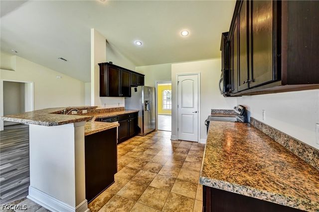 2216 NE 17th AVE, Cape Coral, FL 33909