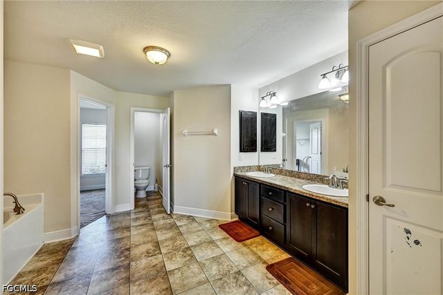 2216 NE 17th AVE, Cape Coral, FL 33909