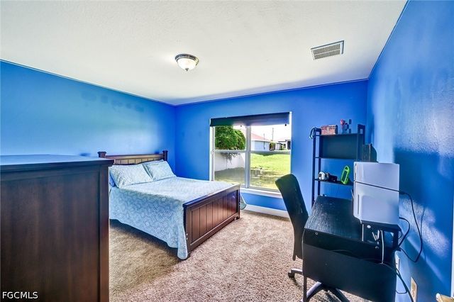 2216 NE 17th AVE, Cape Coral, FL 33909