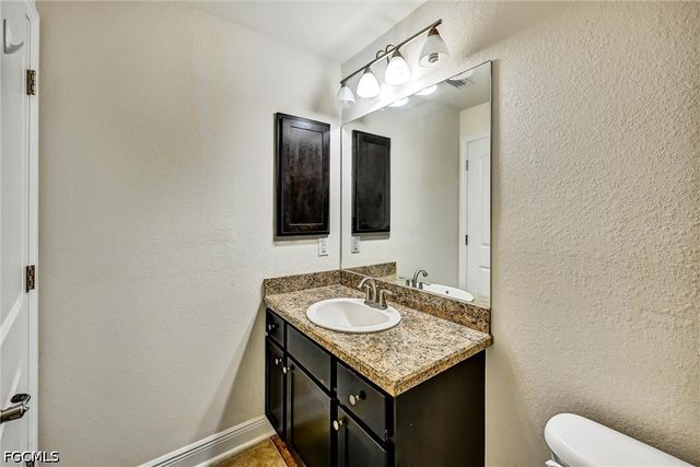 2216 NE 17th AVE, Cape Coral, FL 33909
