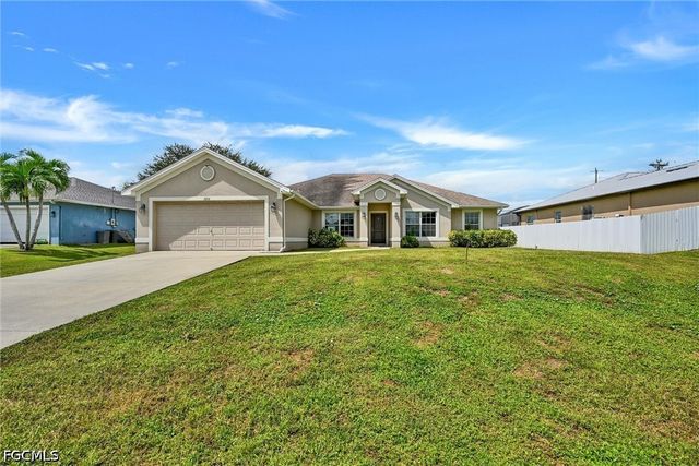 2216 NE 17th AVE, Cape Coral, FL 33909